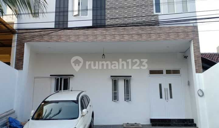 Rumah 2½ Lantai Siap Huni Luas 8x15 di Kelapa Nias Kelapa Gading Jakarta Utara