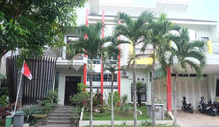 Rumah mewah semi furnish kawasan mewah ijen nirwana malang