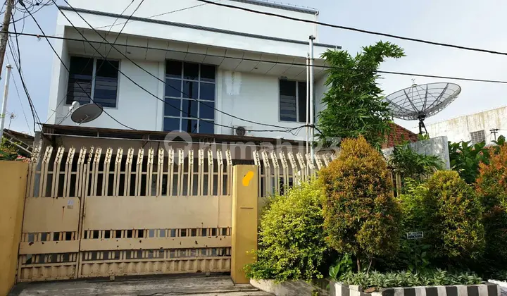 Rumah Usaha Pusat Kota
