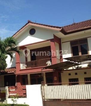 Classic, Bagus, Terawat, Cocok untuk Hunian Keluarga, dekat Mc Donald's Sektor 9 Bintaro
