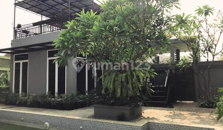 Rumah Puri Bintaro Sektor 9 3½ Lantai swimming pool Roof top Mewah Banget