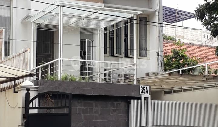 Rumah strategis lokasinya, cocok untuk tempat usaha di Tebet