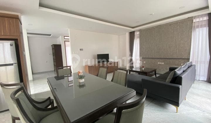 Rumah Villa Mewah Kolam Renang di Dago Pakar