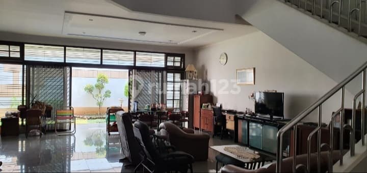 Dijual Rumah siap Huni di Intercon Taman Kebon Jeruk
