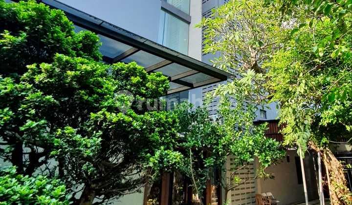 Rumah modern tropis private lift cipete gaharu