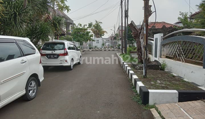 Rumah Kayu Putih Jakarta Timur