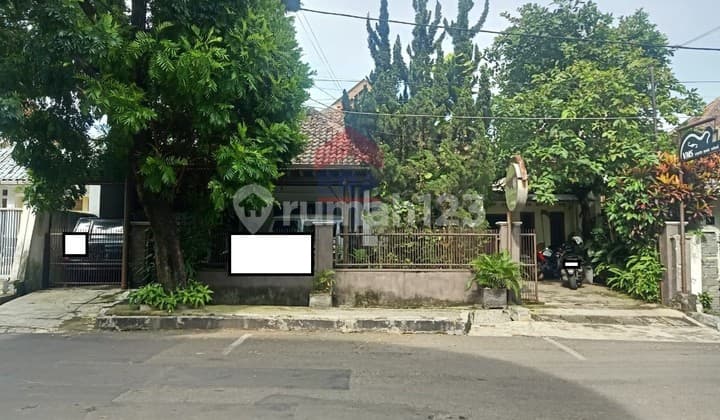 Rumah di lokasi premium, strategis, bebas banjir,sayap Ahmad Yani, jln nanas