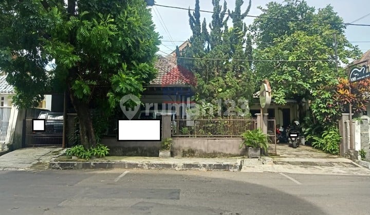 Rumah di lokasi premium, strategis, bebas banjir,sayap Ahmad Yani, jln nanas