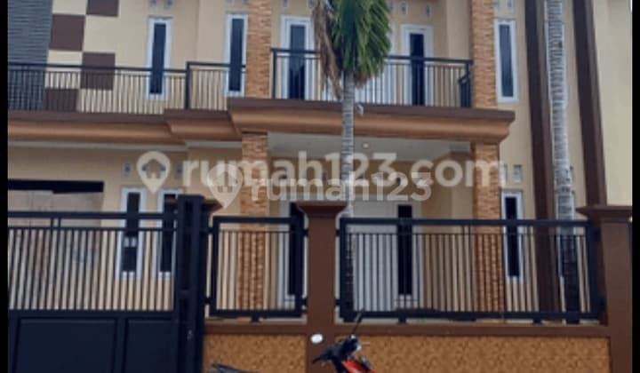 RUMAH MEWAH MINI MALIS DI DLM KOMPLEK
