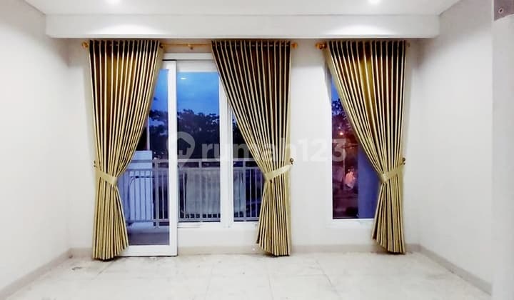 Rumah Bagus 4,5 x 17 Park Residence Taman Surya