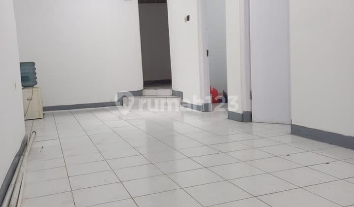 Rumah Strategis di Jl. Kom Ud Supadio Bandung