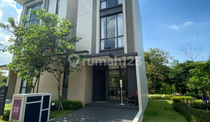 Rumah Mewah ASYA, 6x14 3 lantai, Cluster Sentarum, Cakung, Jakarta Timur