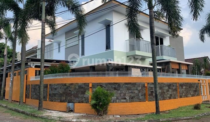 Dijual Rumah Hoek Luas dan Siap Huni di Griya Loka BSD Tangerang Selatan Banten