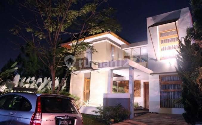 Rumah Modern Versailles residence, BSDcity
