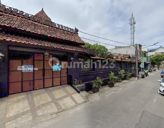 Rumah Unik Rapih di Lebak Bulus Jakarta Selatan