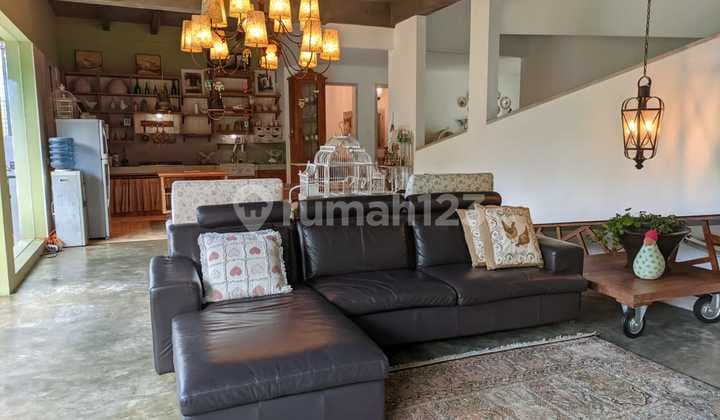 French Style Home at Dago Pakar Resor