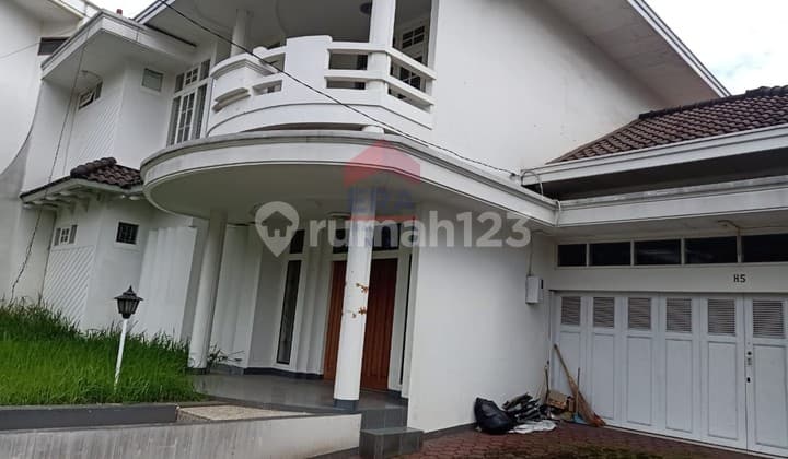 Rumah besar lokasi terbaik dan strategis di Surya Setra