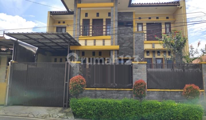 Rumah Bagus Nyaman Banget Cocok Untuk Keluarga Besar di Pharmindo