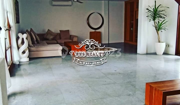 Villa Jual Lokasi Seminyak