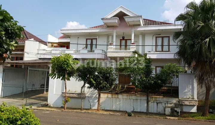 Rumah Nyaman Semi Furnished di Bukit Cinere Indah Depok