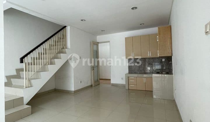 Minimalist House in Pantai Indah Kapuk Layar Permai (Spacious Parking)