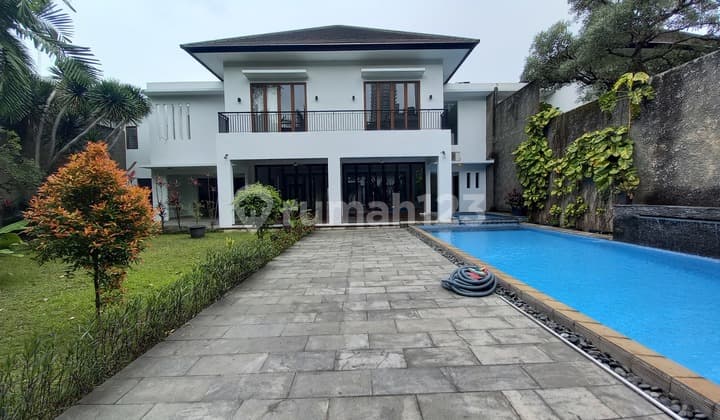 Kemang - Luxury Tropical House With Spacious Garden.