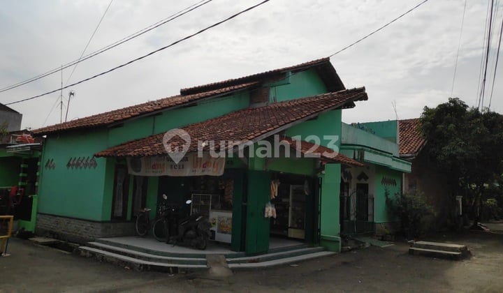 Rumah Hook Strategis di Taman Bukit Lagadar, Nanjung