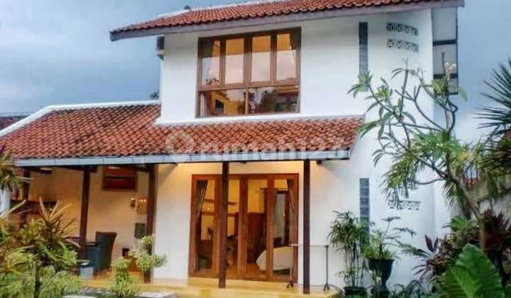 Villa Dalam Kota Mantrijeron Kodya 800 M²