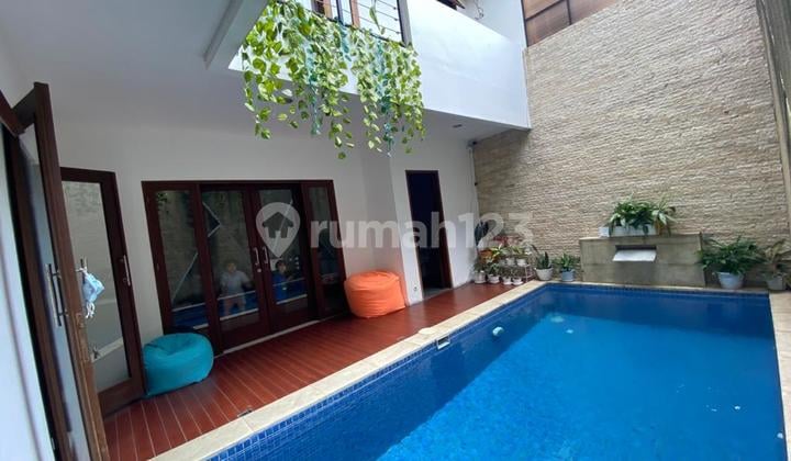 Rumah Furnish Ada Kolam Renang di Bintaro Jaya Sektor 9