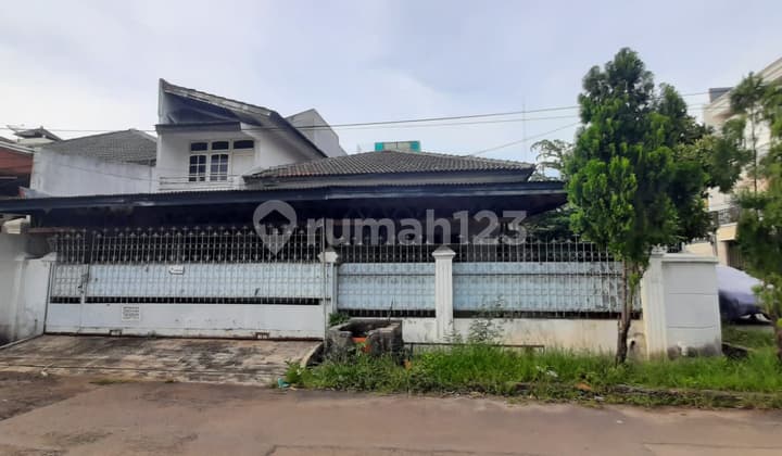 Rumah Dilokasi Strategis, Keamanan 24 Jam. Cocok Untuk Hunian. Lokasi Di Jl. Sunter Agung Permai.