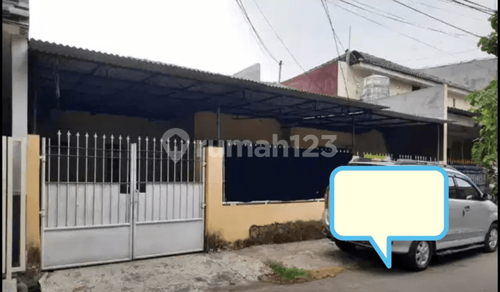 Babatan Mukti Surabaya House Building Needs Renovation