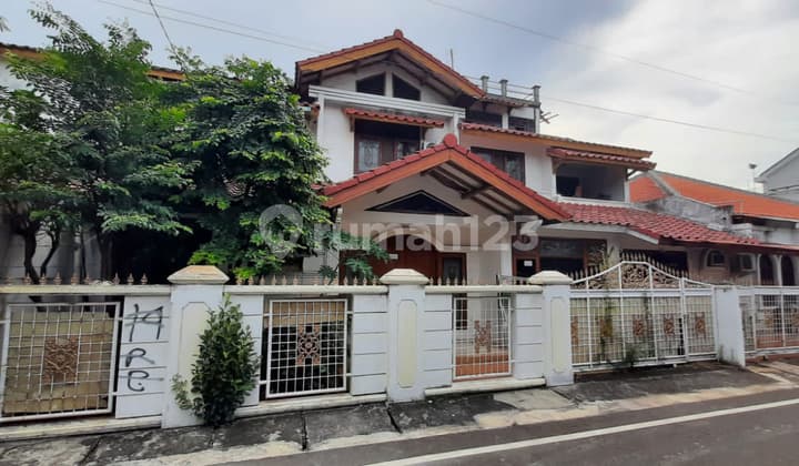Rumah Hoek Di Jl. Niam 2 Kemayoran. Cocok Untuk Hunian.