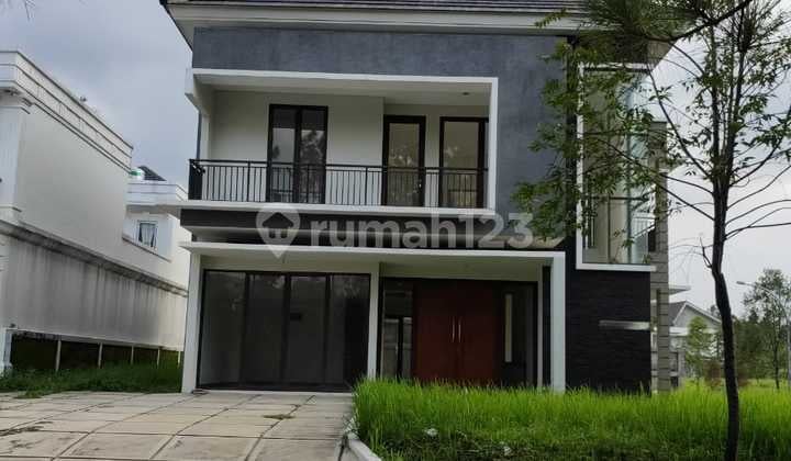 Rumah 2 Lantai Depan Taman Bagus Dengan Halaman Luas Sertifikat Hak Milik, Di Area Terdepan Dekat Pintu Tol Klaster Empire Park Sentul City Bogor