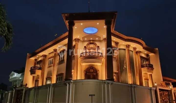 Rumah Klasik Besar & Mewah Taman Kebon Jeruk Intercon, Jakarta Barat