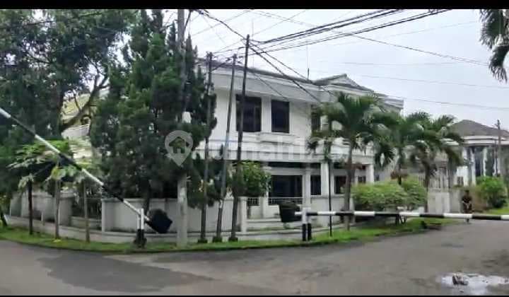 Rumah 2 lantai klasik terawat di perumahan Muara Bandung