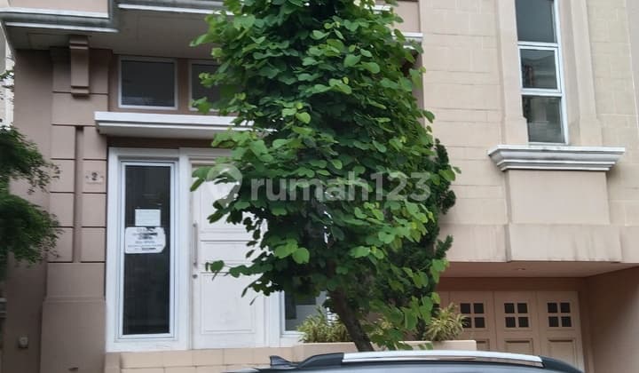 Dijual Rumah Di Gading Serpong posisi Hook