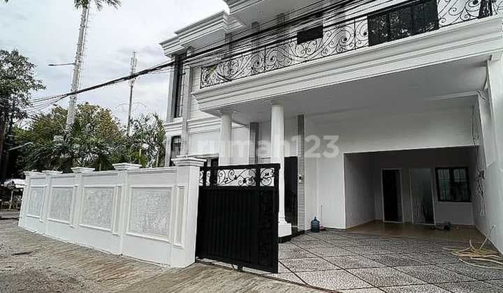 BRAND NEW CLASSIC MODERN SIAP HUNI DI JAGAKARSA JAKARTA SELATAN.