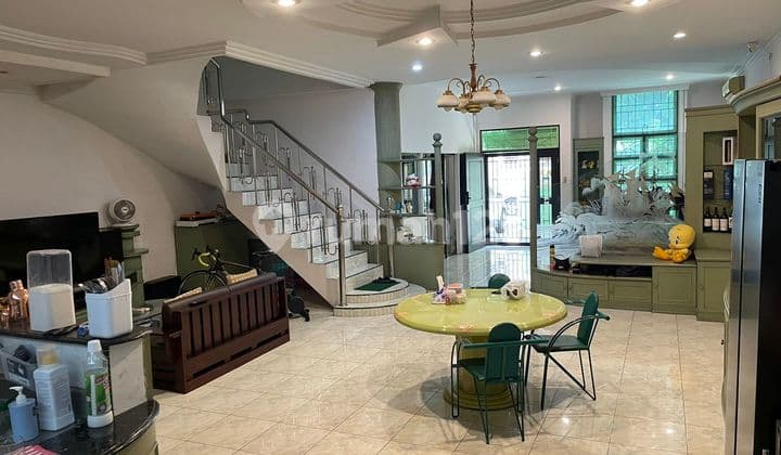 Villa di Komplek Makmur Indah