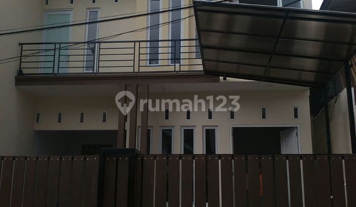 Rumah 2,5 lantai di Kebon Jahe, Petojo dekat Tanah Abang, Jakarta Pusat
