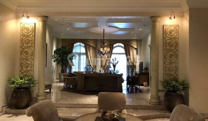 Two-story luxury home at golf hill with golf view + pool