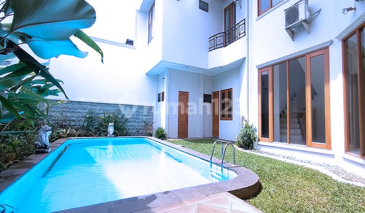 Rumah 2 Lantai Cantik Ada Taman Bagus Kluster Aman Dan Nyaman Area Cipete