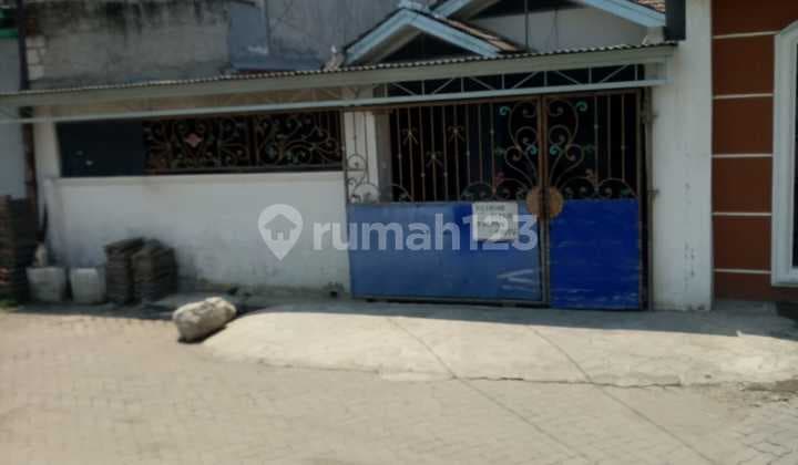 Dijual Rumah Tua Daerah Villa Taman Bandara