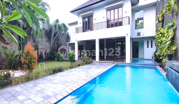 Rumah 2 Lantai Luas Carport Gede Kemang Area