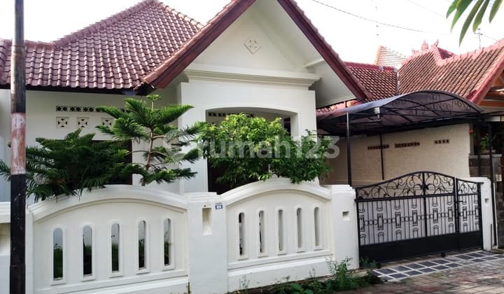 Rumah Didalam Kompleks Bali Arum, One Gates, Lingkungan Elite