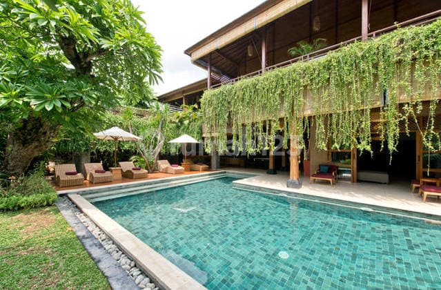 Langka Villa Mewah Di Jantung Seminyak Jalan Kaki Ke Pantai