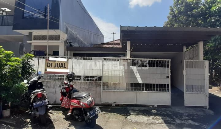 Dijual Rumah Dalam Komplek Strategis di Pondok Labu