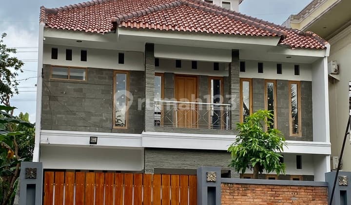 Rumah 2 Lantai Bagus Semi Furnished Sertifikat Hak Milik