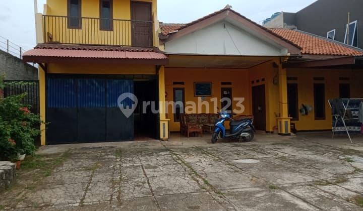 Dijual Rumah Dengan Halaman Luas, di Limo