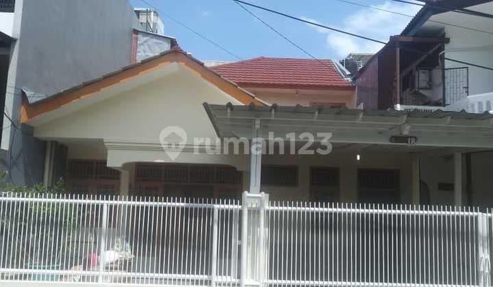 Rumah disewa daerah Taman Kedoya Baru