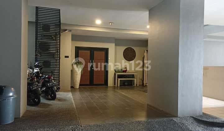 KEBAYORAN BARU, TOWNHOUSE, PRIVATE POOL, 24-HOUR SECURITY